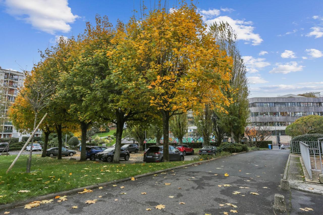 Chic Apart With Parking Apartment Chaville Bagian luar foto