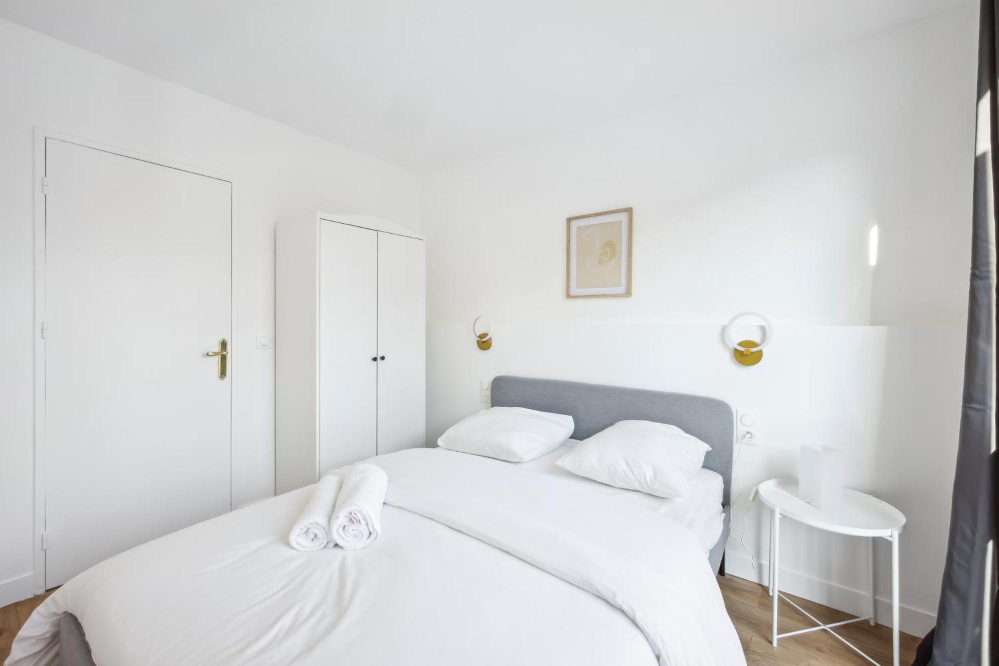 Chic Apart With Parking Apartment Chaville Bagian luar foto